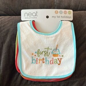 NWOT neat solutions first holidays bibs - 7 pack